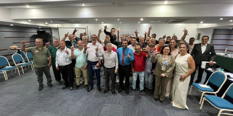 Diretorias de sindicatos filiados à Fetrhotel se reuniram em São Paulo para fortalecer a luta da categoria