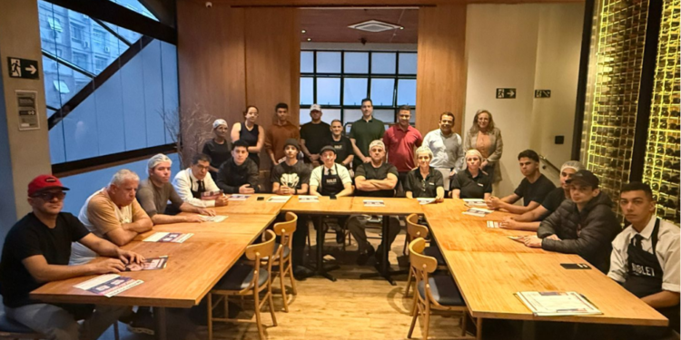 Assembleia realizada no Restaurante Blublet Santos