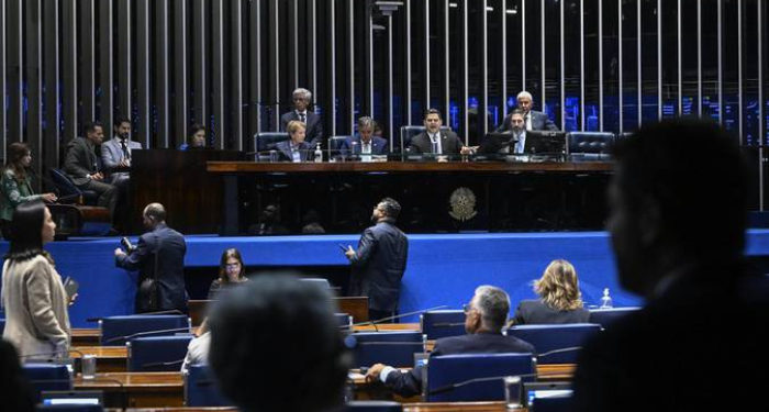 PEC da Escravidão: entenda a proposta do Senado que aumenta jornada e reduz direitos